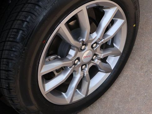 Used 2022 GMC Terrain SLT w/ LPO, Floor Liner Package AWD/4WD image 40