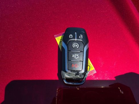 Used 2016 Ford Edge Titanium w/ Equipment Group 302A AWD/4WD image 10
