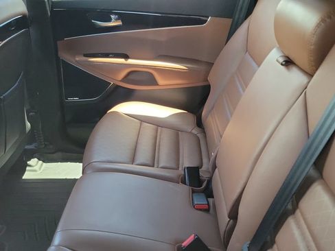 Used 2019 Kia Sorento SX FWD image 6