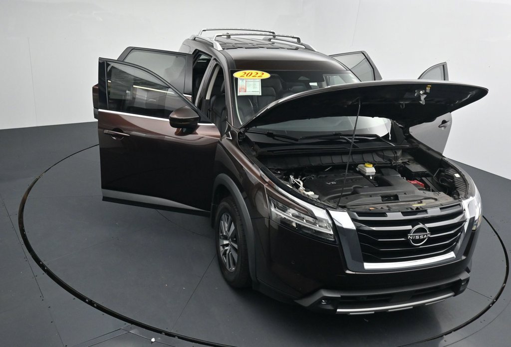 Used 2022 Nissan Pathfinder SL AWD/4WD image 39