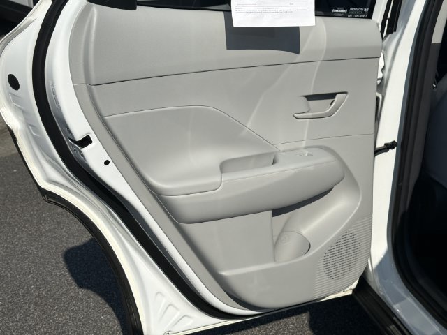 Certified 2025 Hyundai Kona SEL FWD image 28