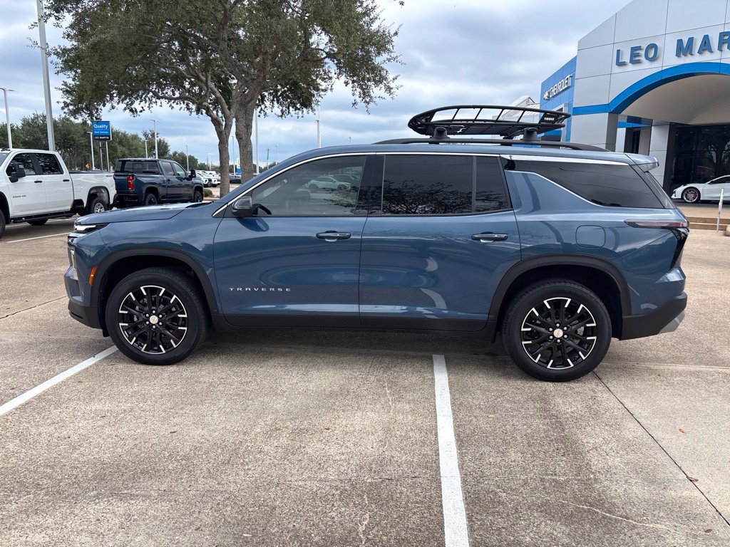 Used 2024 Chevrolet Traverse LT w/ LPO, Floor Liner Package FWD image 8