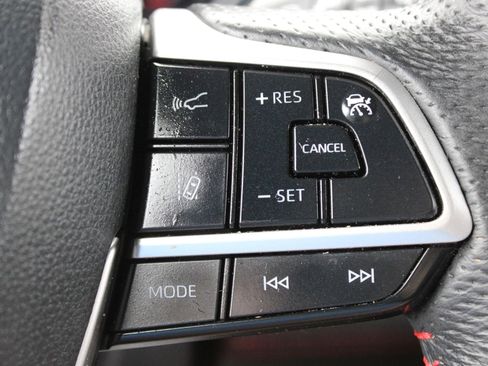 Used 2025 Toyota Sienna XSE w/ XSE Premium Package FWD image 25