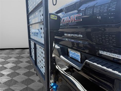 Used 2022 GMC Sierra 1500 Elevation image 24