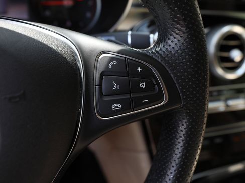 Used 2019 Mercedes-Benz GLC 300 image 24