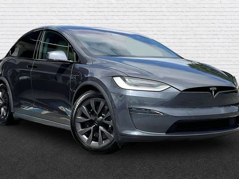 Used 2023 Tesla Model X AWD/4WD image 3