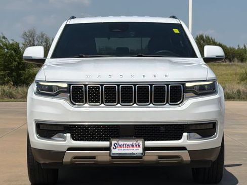 Used 2022 Jeep Wagoneer Series II w/ Rear Seat Video Group 1 AWD/4WD image 2
