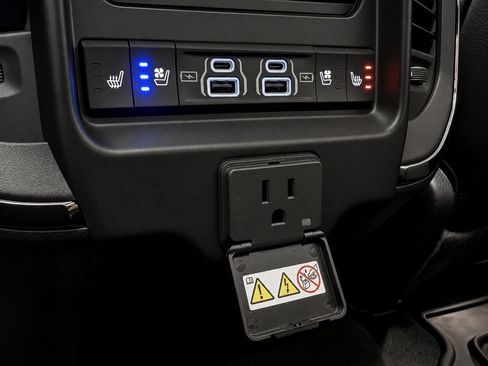 Used 2025 RAM 1500 Limited AWD/4WD image 38