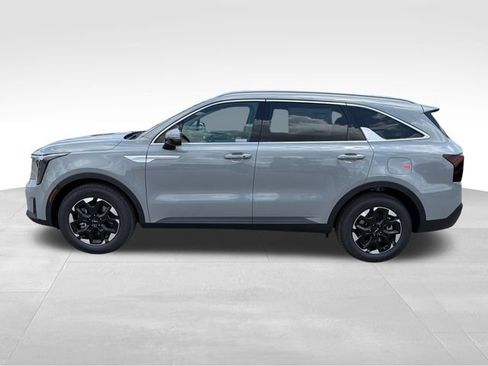 New 2026 Kia Sorento S FWD image 4
