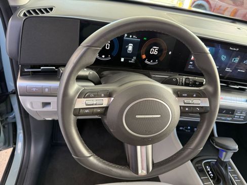 Used 2025 Hyundai Kona SEL image 30