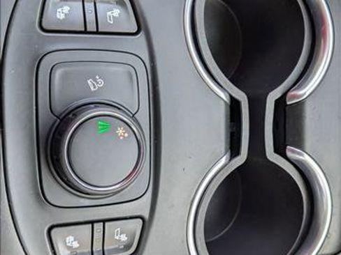 Used 2019 GMC Terrain SLE w/ Driver Convenience Package image 13