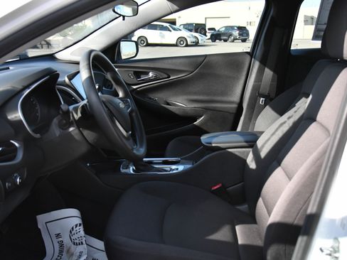 Used 2024 Chevrolet Malibu LT image 17