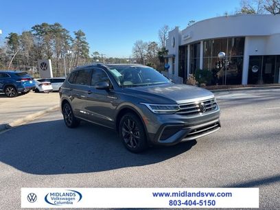 Used 2022 Volkswagen Tiguan SE w/ Panoramic Sunroof Package