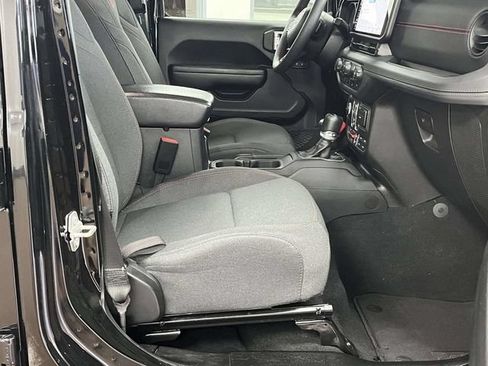 Used 2024 Jeep Wrangler Unlimited Rubicon AWD/4WD image 27