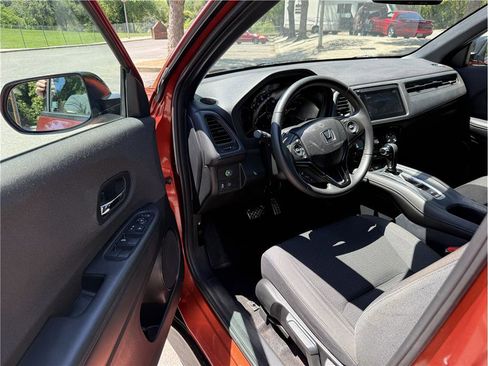 Used 2019 Honda HR-V Sport image 12
