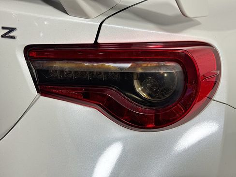 Used 2018 Subaru BRZ Limited RWD image 31