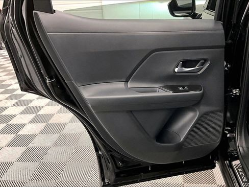 New 2026 Nissan Kicks SR w/ SR Premium Package AWD/4WD image 32