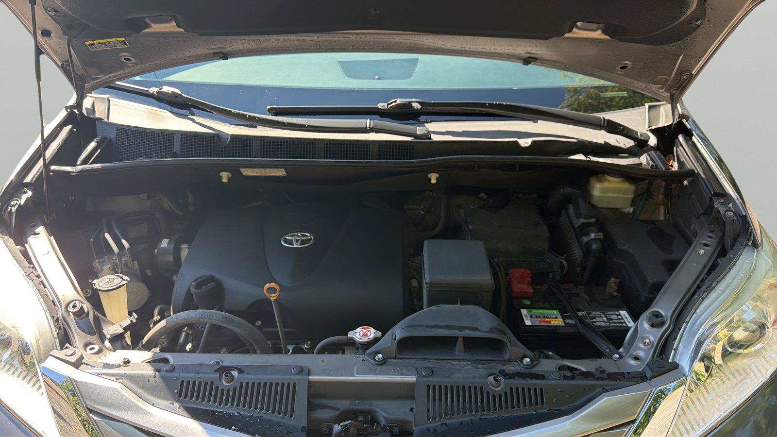 Used 2017 Toyota Sienna XLE w/ Cargo Management Package FWD image 9