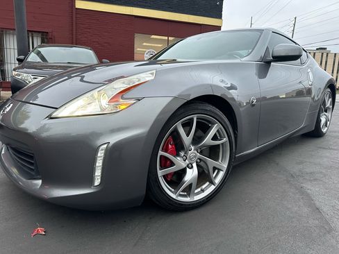 Used 2015 Nissan 370Z Coupe image 2