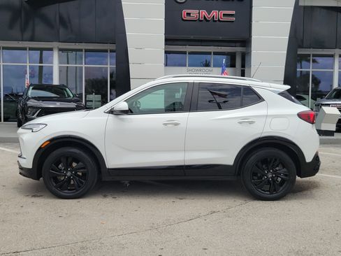 Used 2024 Buick Encore GX Sport Touring AWD/4WD image 8