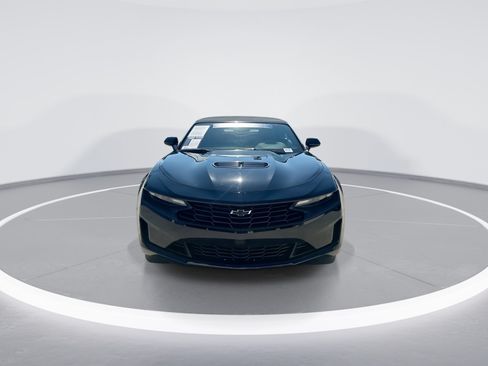 Used 2023 Chevrolet Camaro LT w/ Technology Package RWD image 3