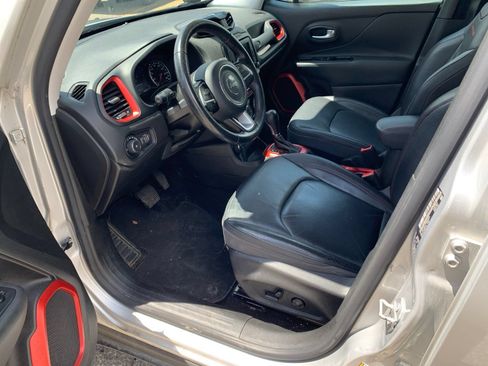 Used 2015 Jeep Renegade Trailhawk w/ Premium Leather Group AWD/4WD image 8