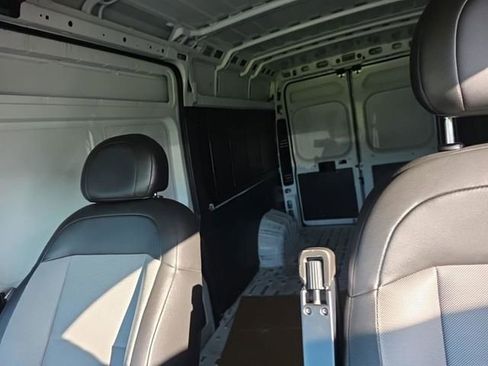 Used 2023 RAM ProMaster 2500 image 5