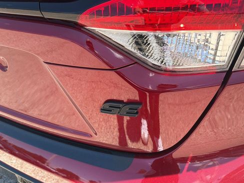 Used 2025 Toyota Corolla SE FWD image 12