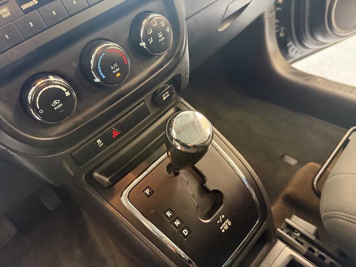 Used 2014 Jeep Patriot Sport w/ Tire & Wheel Group FWD image 18