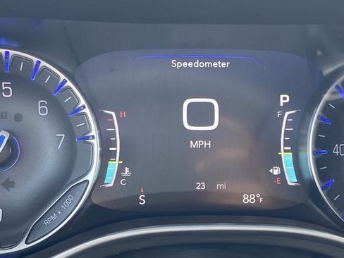 New 2026 Chrysler Pacifica Select image 21