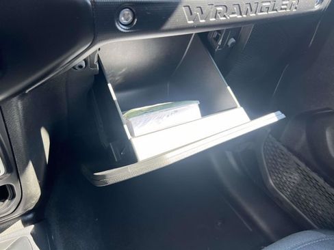 Certified 2021 Jeep Wrangler Unlimited Sport image 33