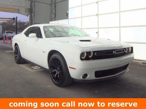 Used 2017 Dodge Challenger R/T image 1