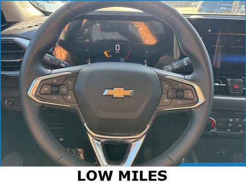 Used 2025 Chevrolet TrailBlazer LT w/ LT Cold Weather Package image 5