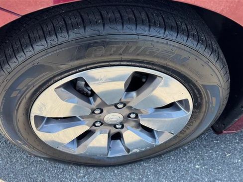 Used 2018 Chrysler Pacifica Limited w/ Advanced Safetytec Group FWD image 26