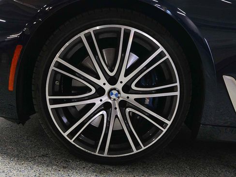 Used 2018 BMW M550i xDrive AWD/4WD image 5
