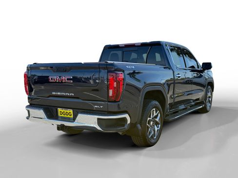 Used 2022 GMC Sierra 1500 SLT w/ SLT Premium Plus Package image 5