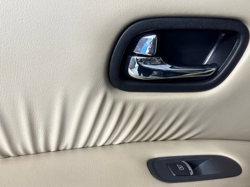 Used 2022 Nissan Armada SV w/ SV Appearance Package image 28