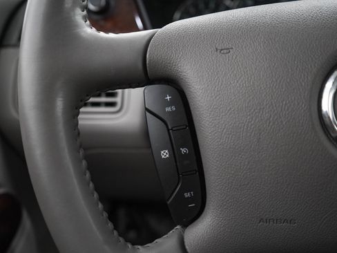 Used 2009 Buick LaCrosse CXL w/ Driver Confidence Package FWD image 21