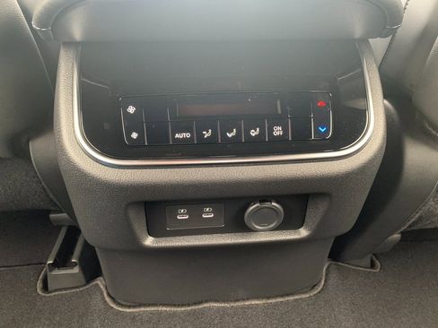 New 2026 Nissan Armada SL w/ Captain's Chari Seat Package image 10