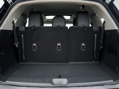 New 2026 Nissan Pathfinder SL w/ SL Premium Package AWD/4WD image 8