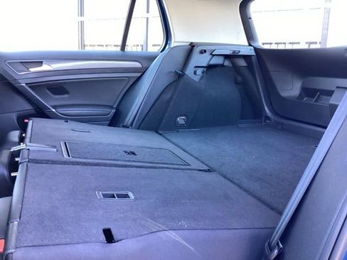 Used 2020 Volkswagen Golf 4-Door image 10