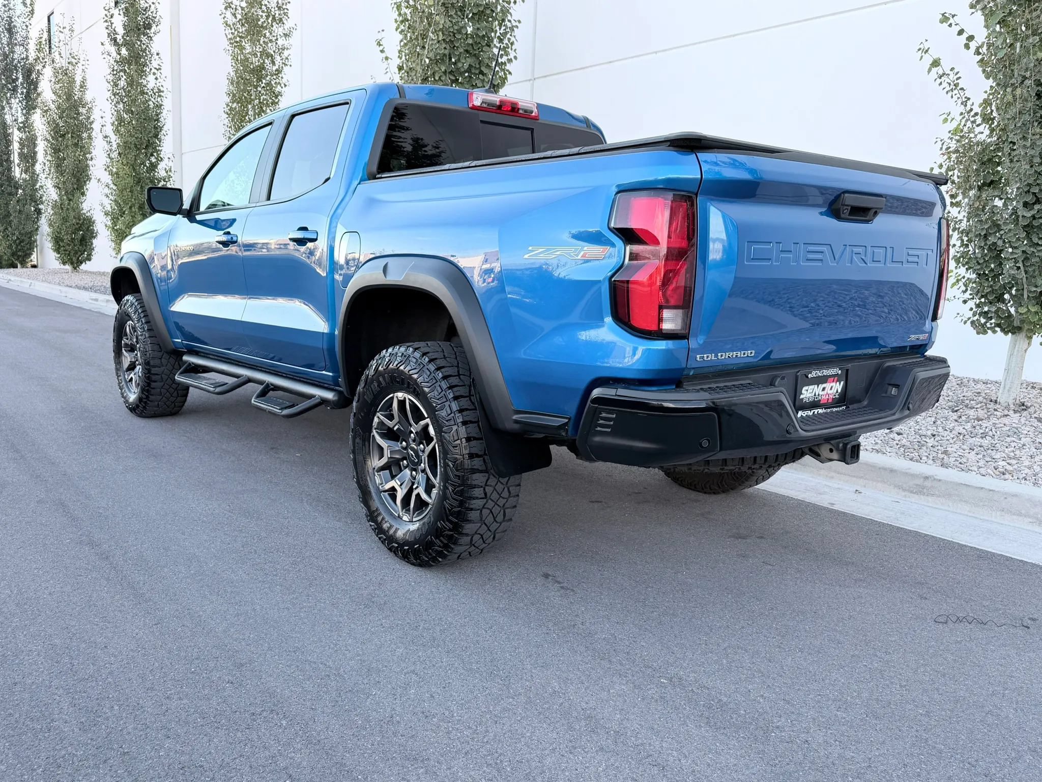 Used 2024 Chevrolet Colorado ZR2 w/ Technology Package AWD/4WD image 8