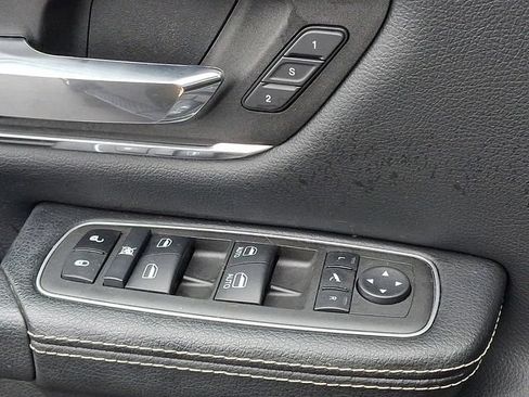 Used 2022 RAM 1500 Laramie AWD/4WD image 23