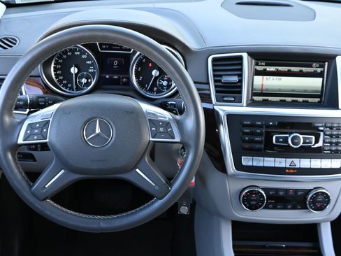 Used 2013 Mercedes-Benz GL 550 4MATIC image 14