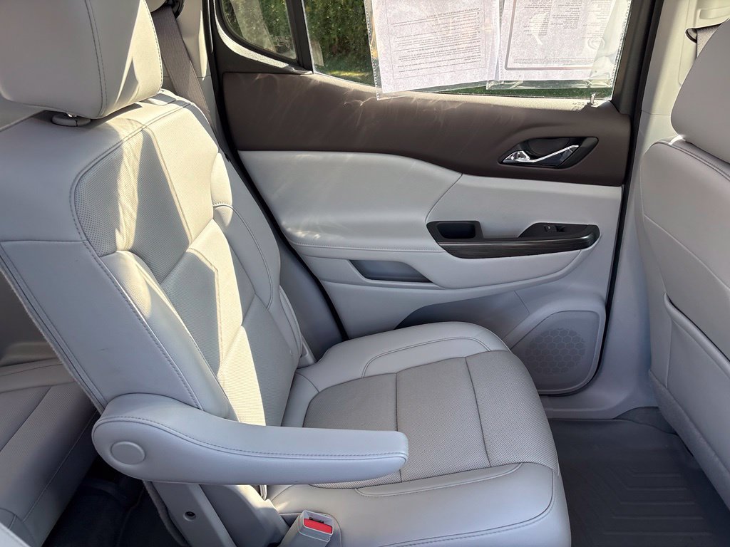 Used 2023 GMC Acadia SLT w/ Technology Package AWD/4WD image 47