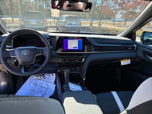 New 2026 Toyota Camry SE image 17