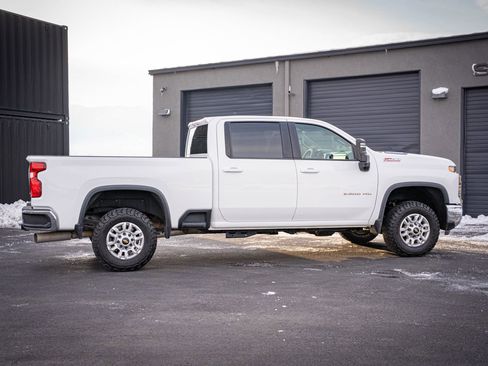 Used 2024 Chevrolet Silverado 2500 LT w/ Convenience Package image 6