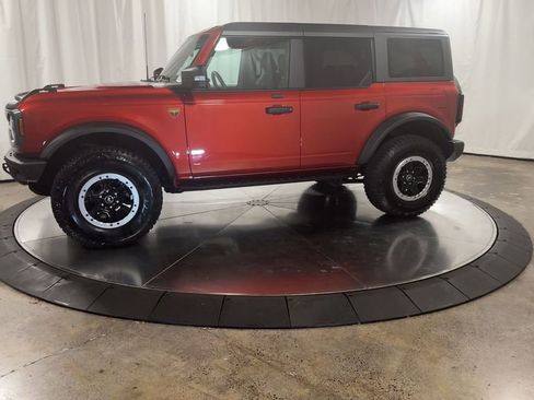 Used 2024 Ford Bronco Badlands image 5