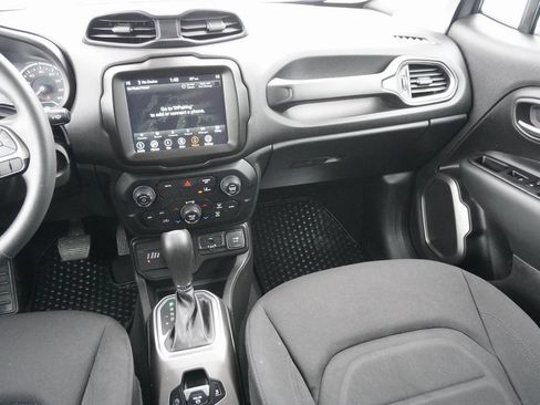 Used 2022 Jeep Renegade Latitude AWD/4WD image 26