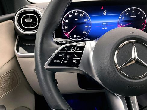 Certified 2024 Mercedes-Benz GLC 300 image 21